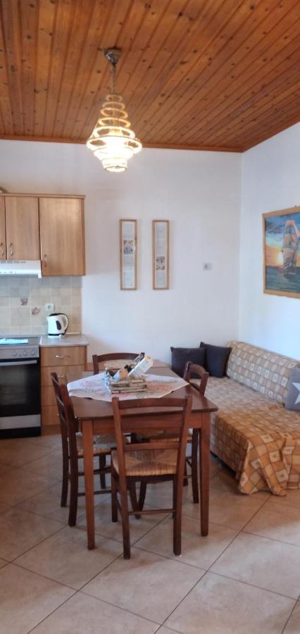 Athina Studio Apartments Kerveli Exterior foto