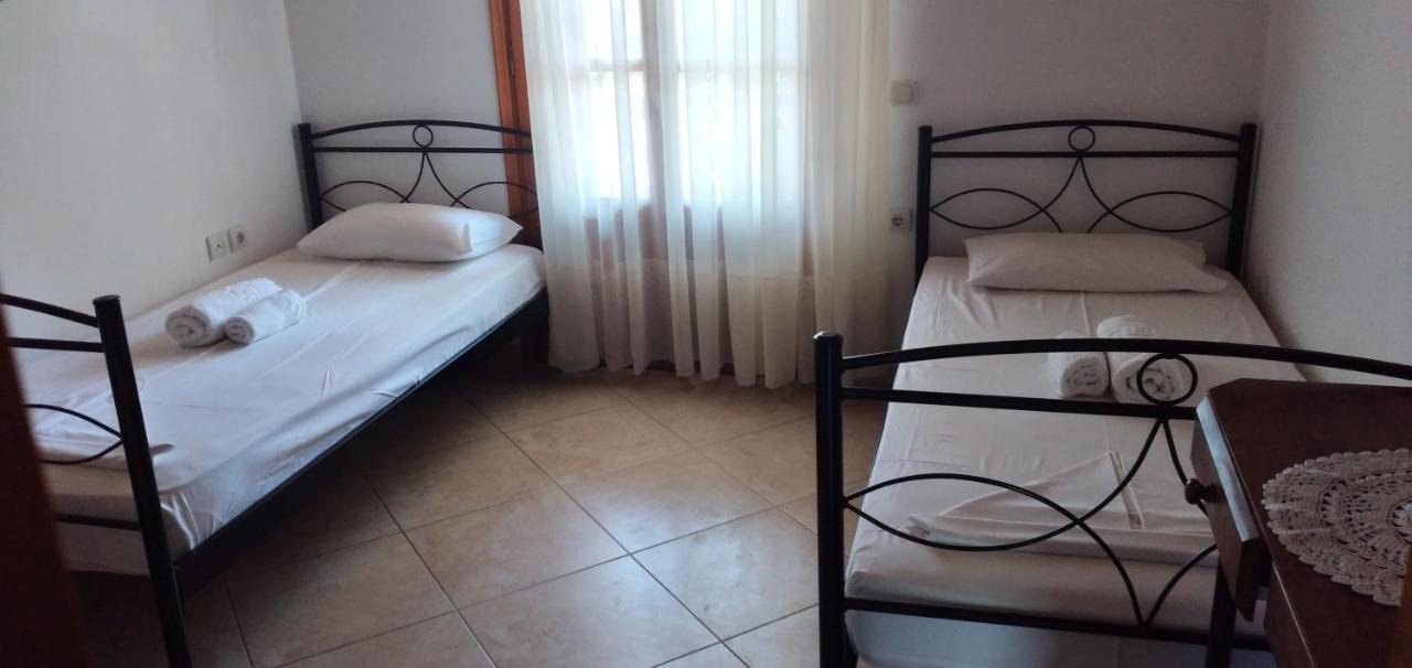 Athina Studio Apartments Kerveli Exterior foto