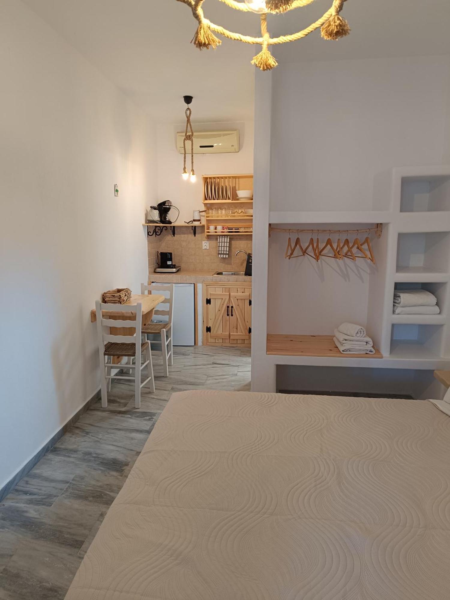 Athina Studio Apartments Kerveli Exterior foto